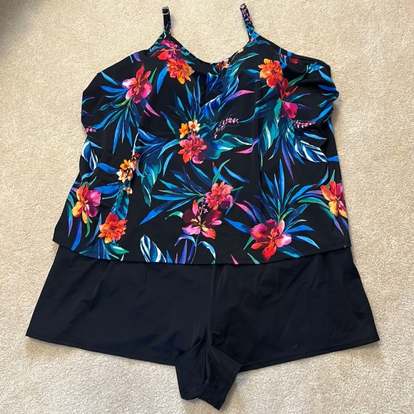 Trimshaper one piece black and floral swimsuit size 28W - Picture 1 of 10
